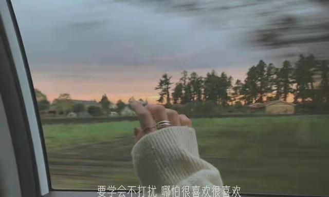 一些emo的高级情绪文案