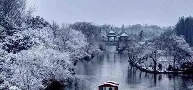 陌上飞雪，不负隆冬，愿新春有爱，时光悠长